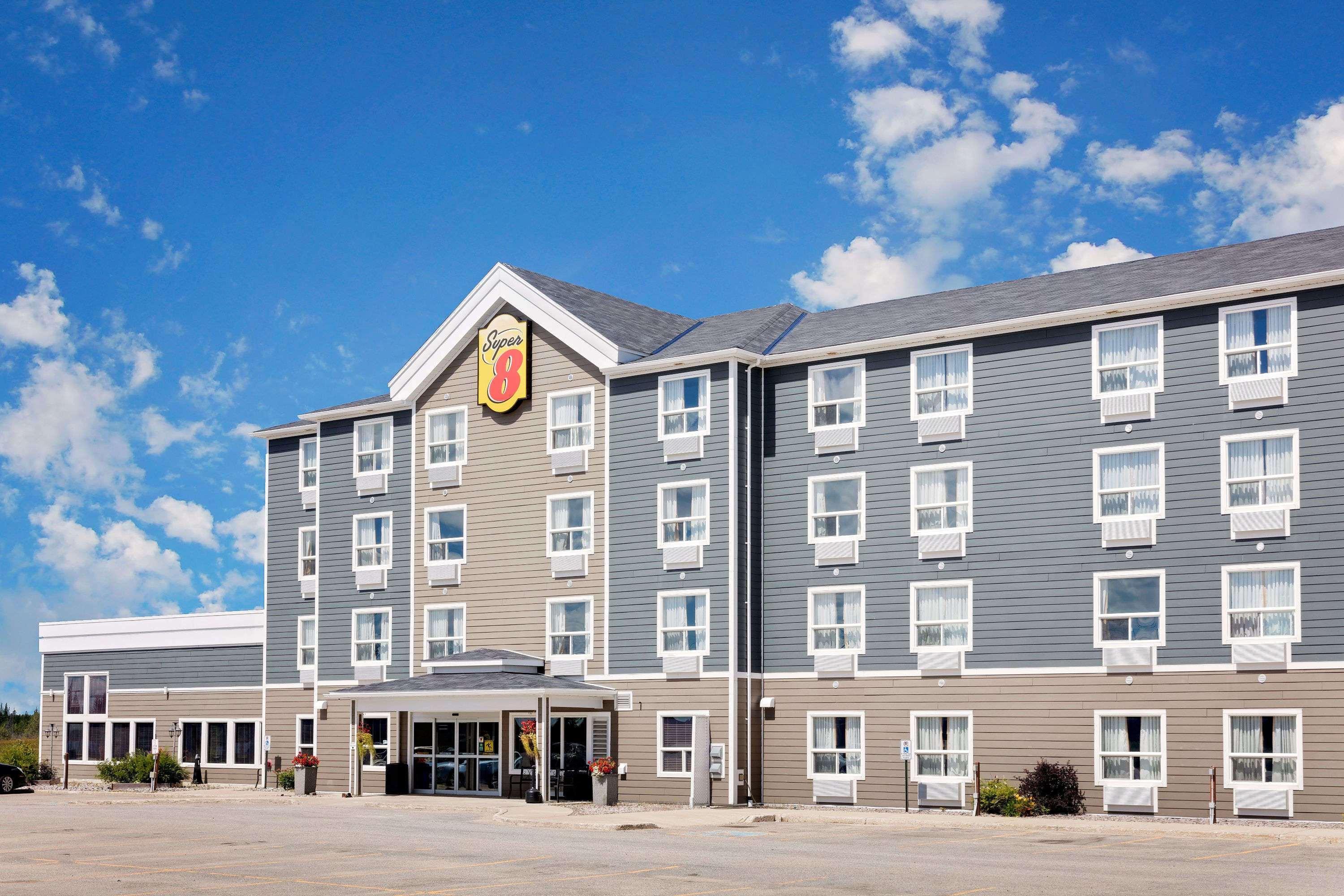 Super 8 by Wyndham Kapuskasing Hotel Eksteriør billede