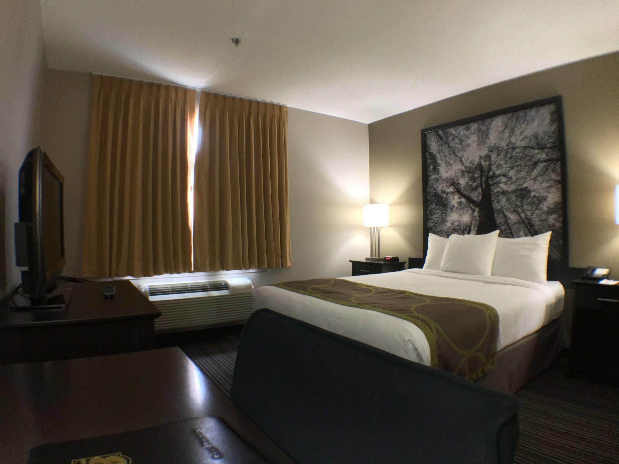 Super 8 by Wyndham Kapuskasing Hotel Eksteriør billede