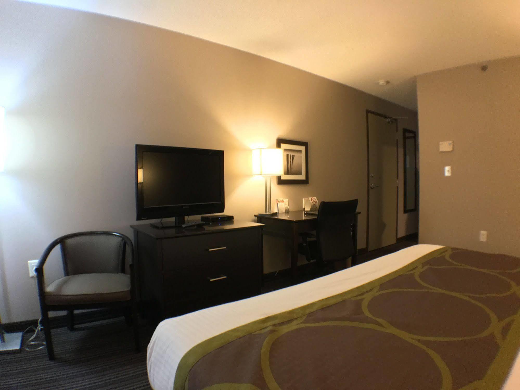 Super 8 by Wyndham Kapuskasing Hotel Eksteriør billede
