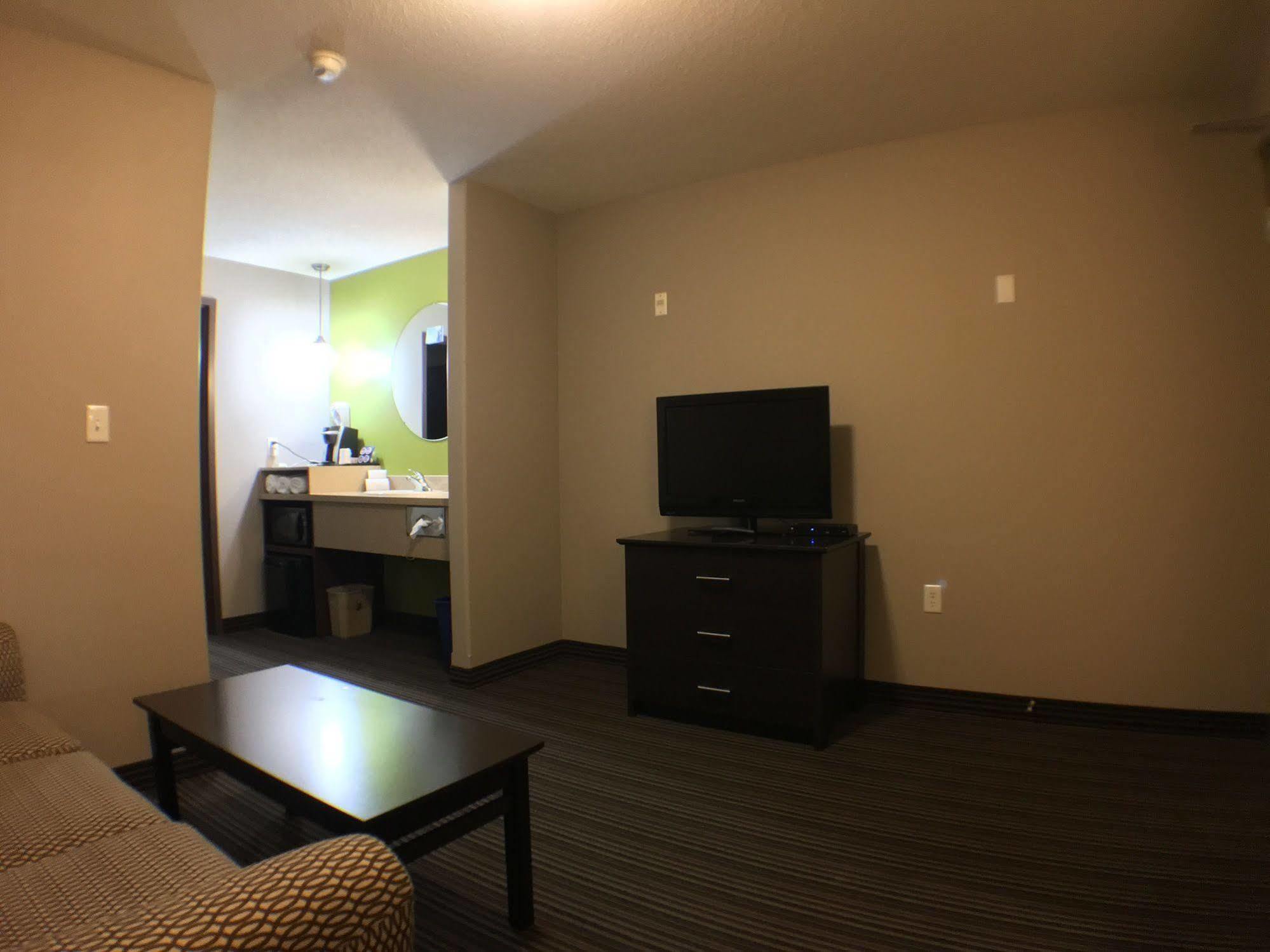 Super 8 by Wyndham Kapuskasing Hotel Eksteriør billede