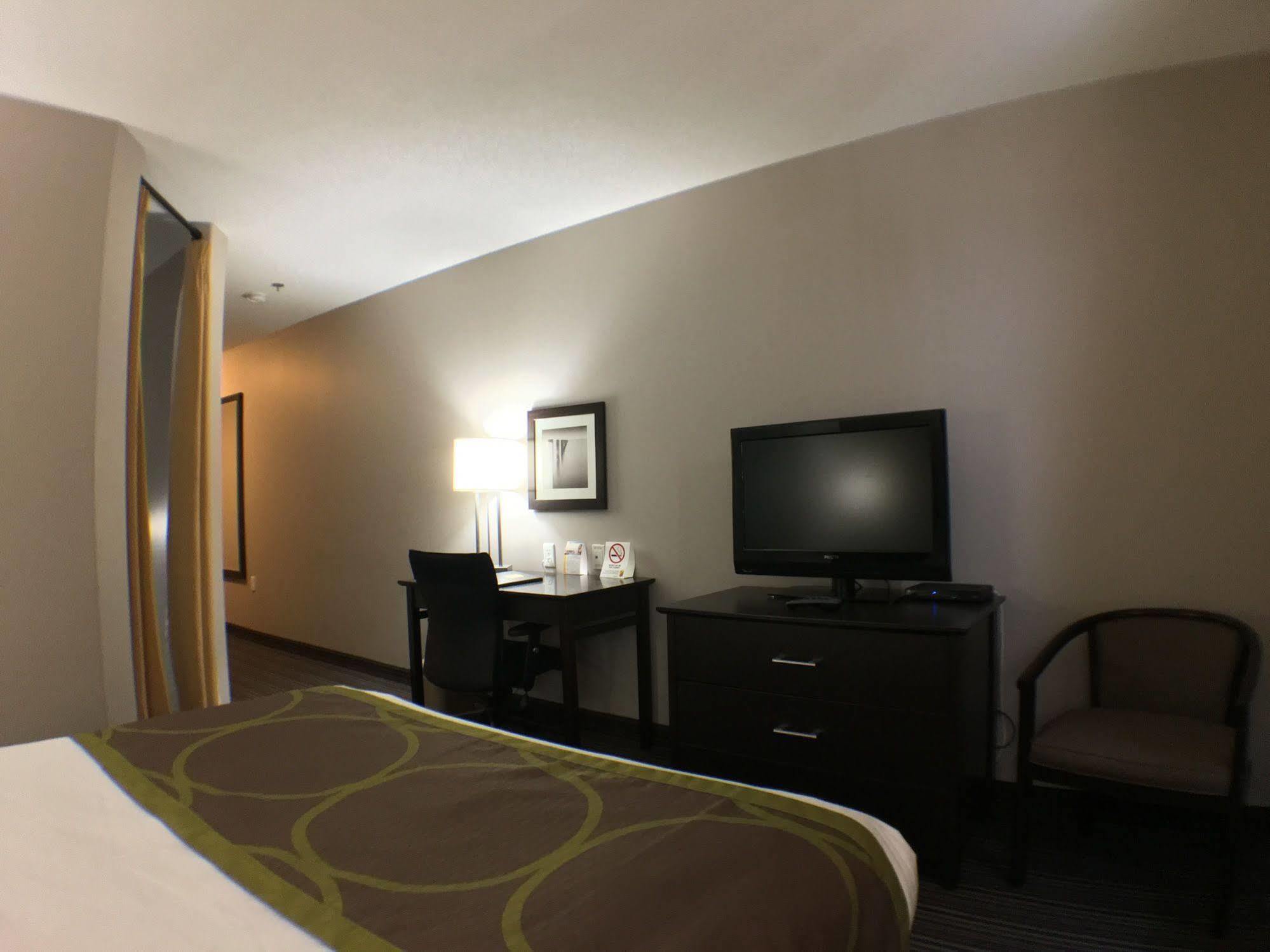 Super 8 by Wyndham Kapuskasing Hotel Eksteriør billede