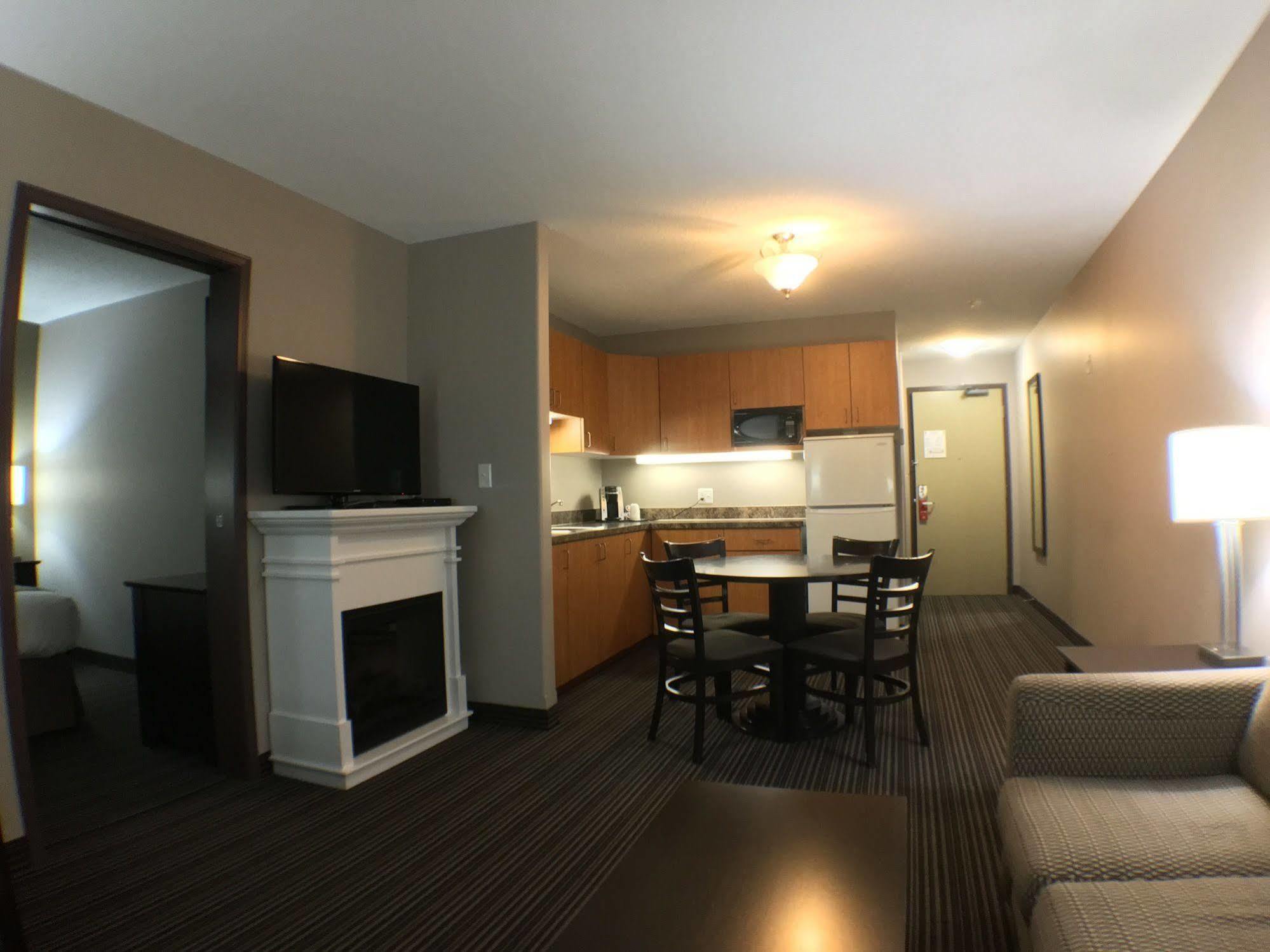 Super 8 by Wyndham Kapuskasing Hotel Eksteriør billede